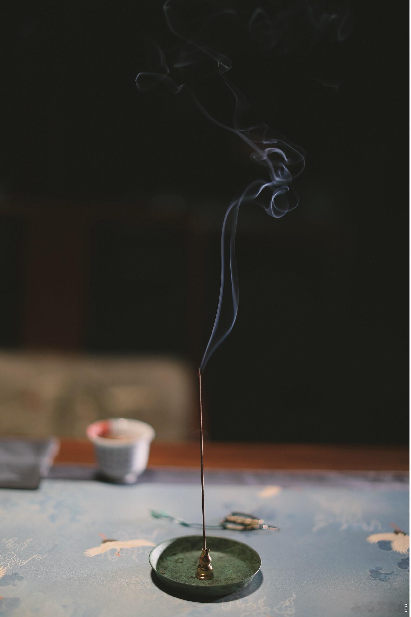 任何关系，最难的不是开始，而是如何结束。“成年人的关系，就像一场烟花晚会，看完了