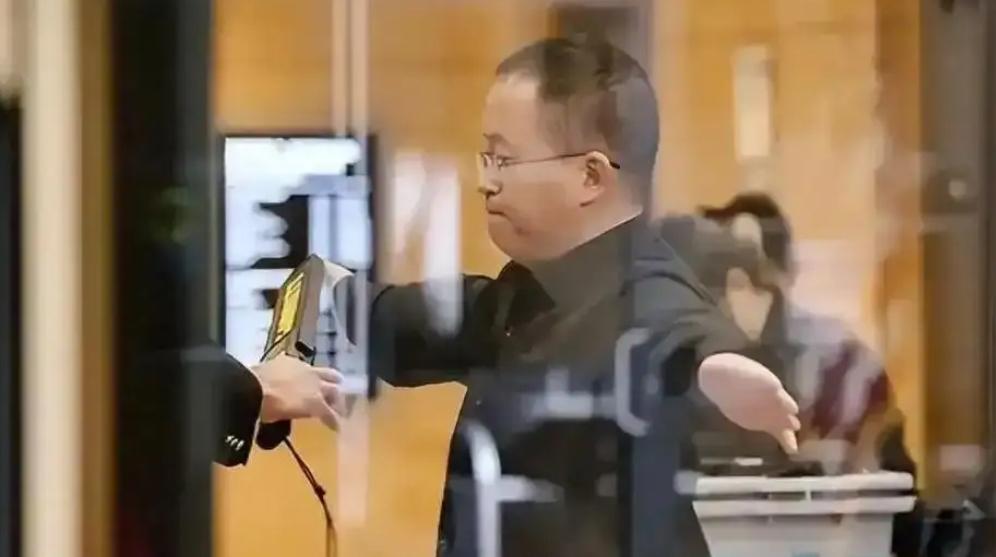 君子报仇，九年不晚！中国芯片专家张浩被美国以莫须有的"经济间谍罪"无理囚禁9年，