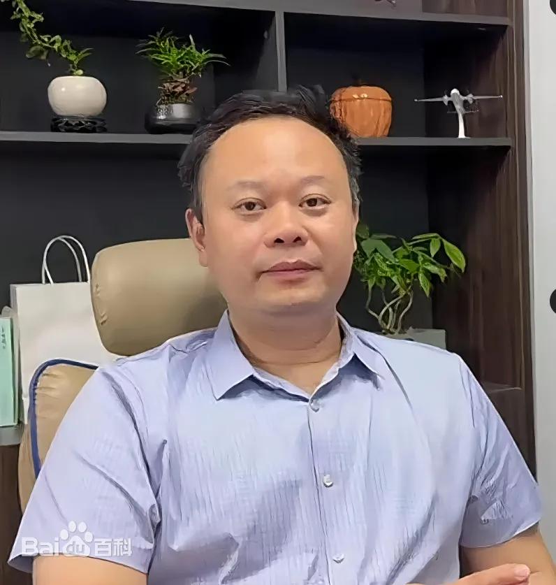 树大招风！
军事顶流听风的蝉粉丝断崖式下跌，我也被强制取关，这事没那么简单
 