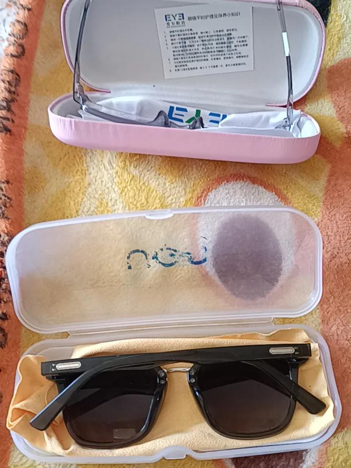 现在外面每天下午太阳很足啊，走在路上时间长了都觉得很晃眼睛。
       我每