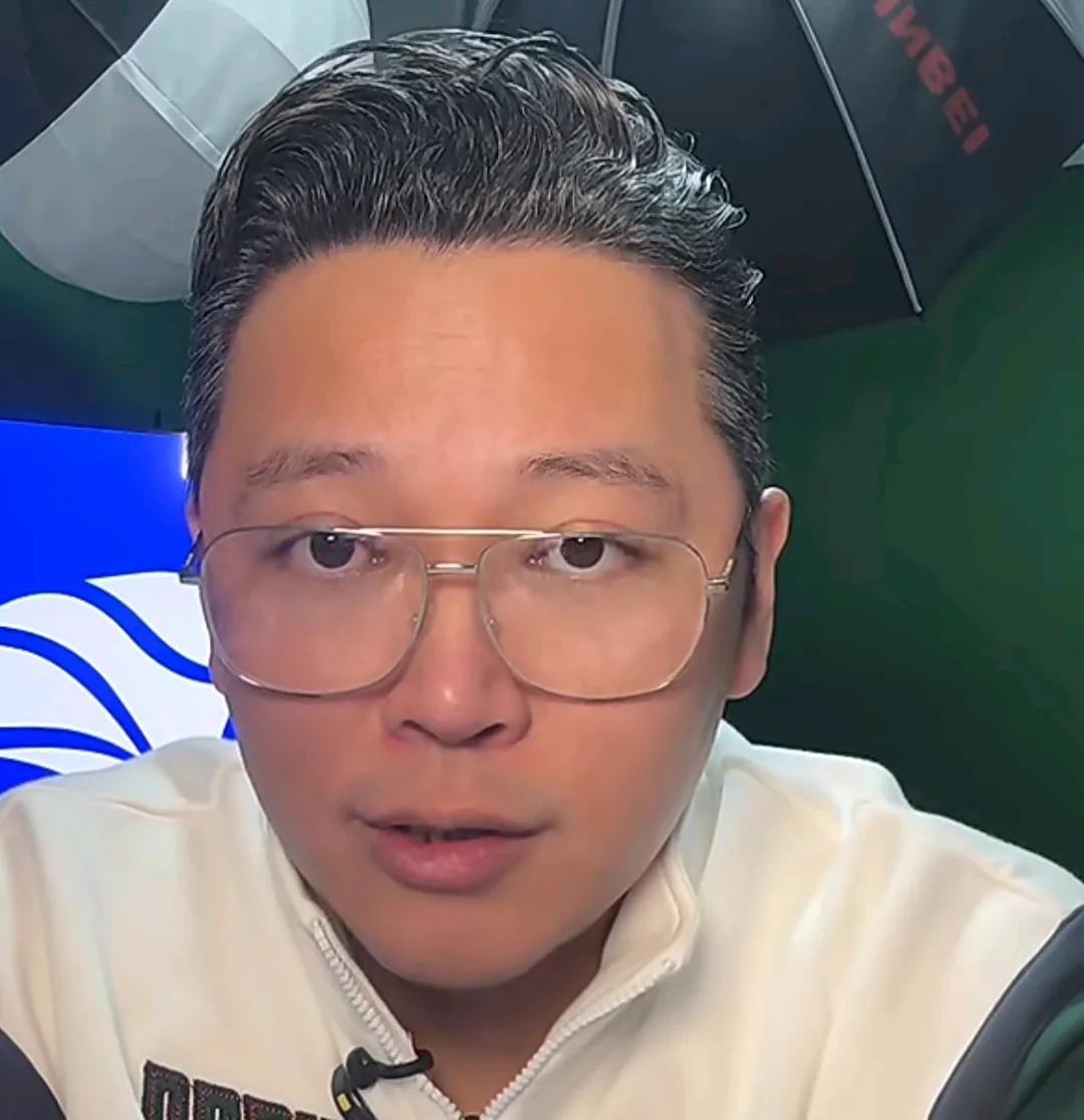 解说员周亮表示，他看好北京国安队能够客场赢下山东泰山队，有一个原因很关键！
周亮