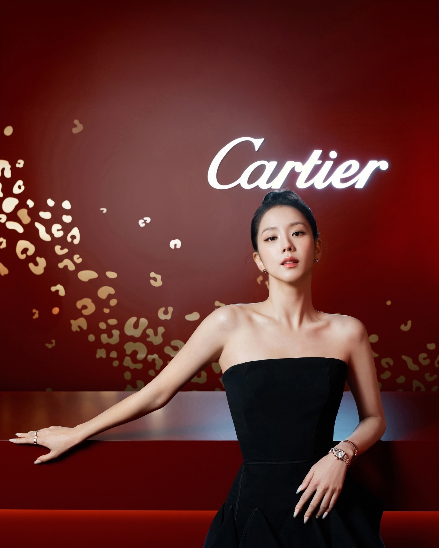 Cartier韩国品牌大使圣诞派对官方出图：金智秀、黄铉辰、边佑锡，拉开冬天序幕