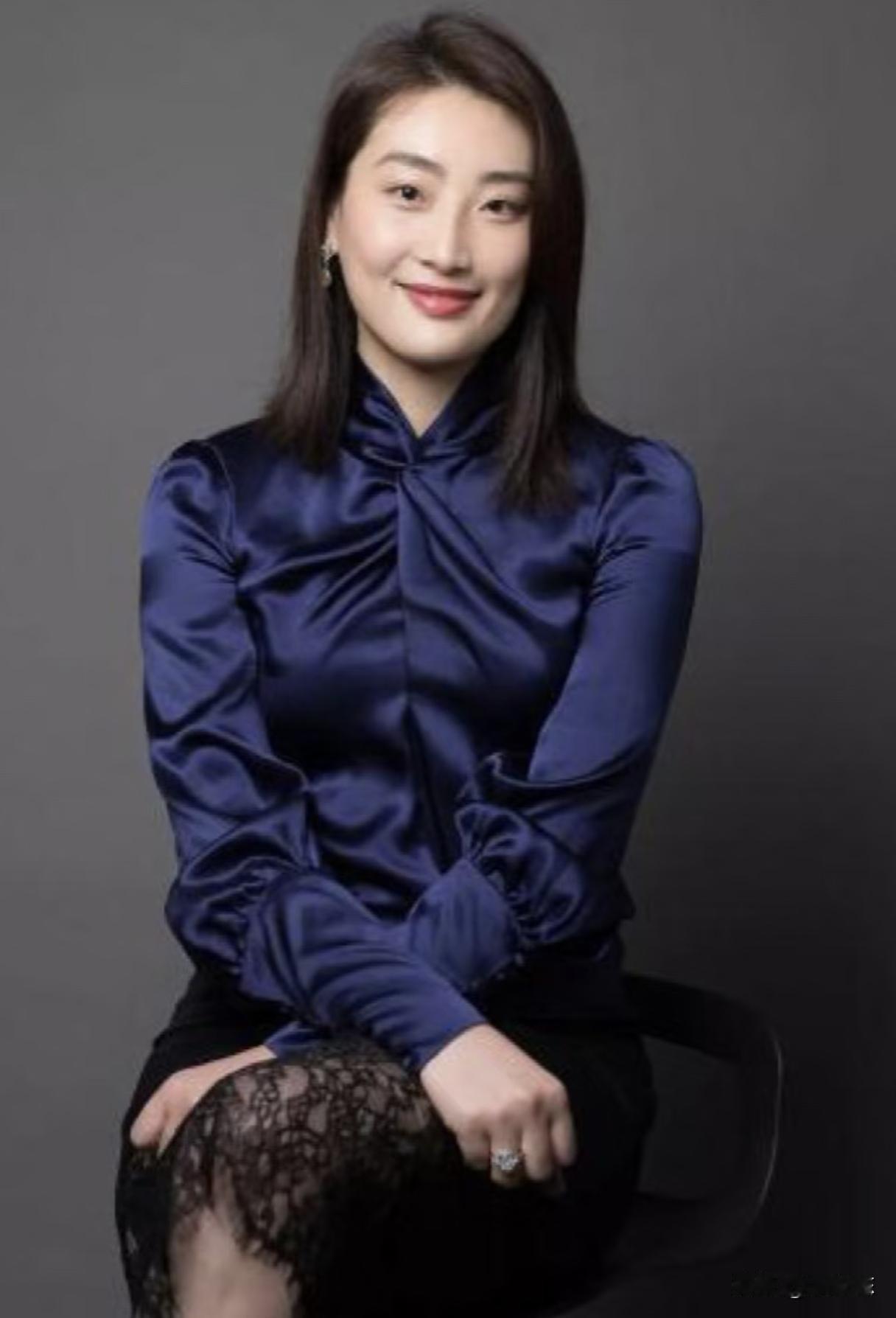 宗馥莉这次背后估计有高人指点吧？
所有人都在等一个结果的时候
宗馥莉一声不吭，不
