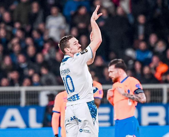 🎯 欧塞尔3-0大胜马赛，尤巴尔双响成焦点！期待中国球员加盟
在法甲第23轮的