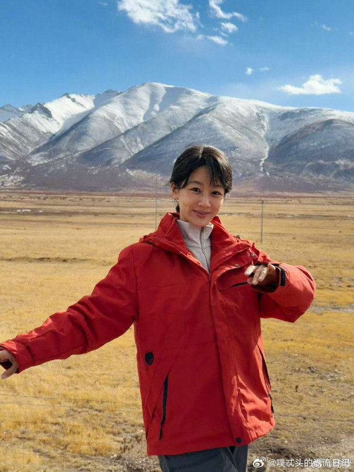 杨紫元宵节六宫格杨紫晒董竹君日常杨紫真的很适合民国造型，董竹君自带书香与风骨，六