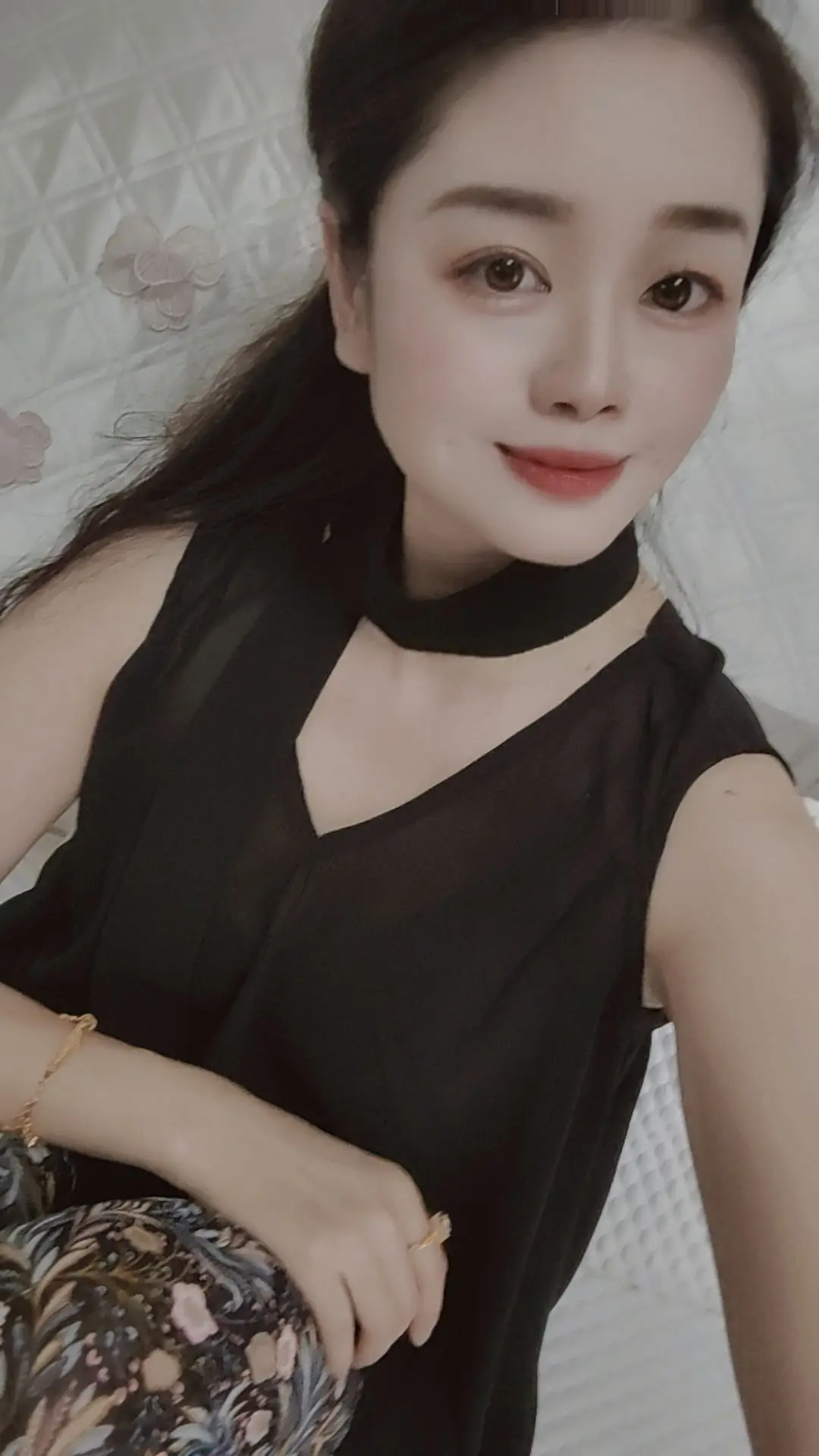 不知不觉我们都变了，失去了原来的模样，丢了快乐，变得连自己都觉得陌生...