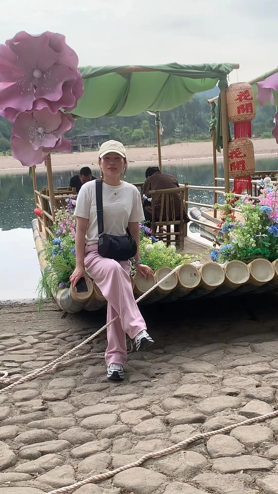 记录瀑布下的我旅行日记