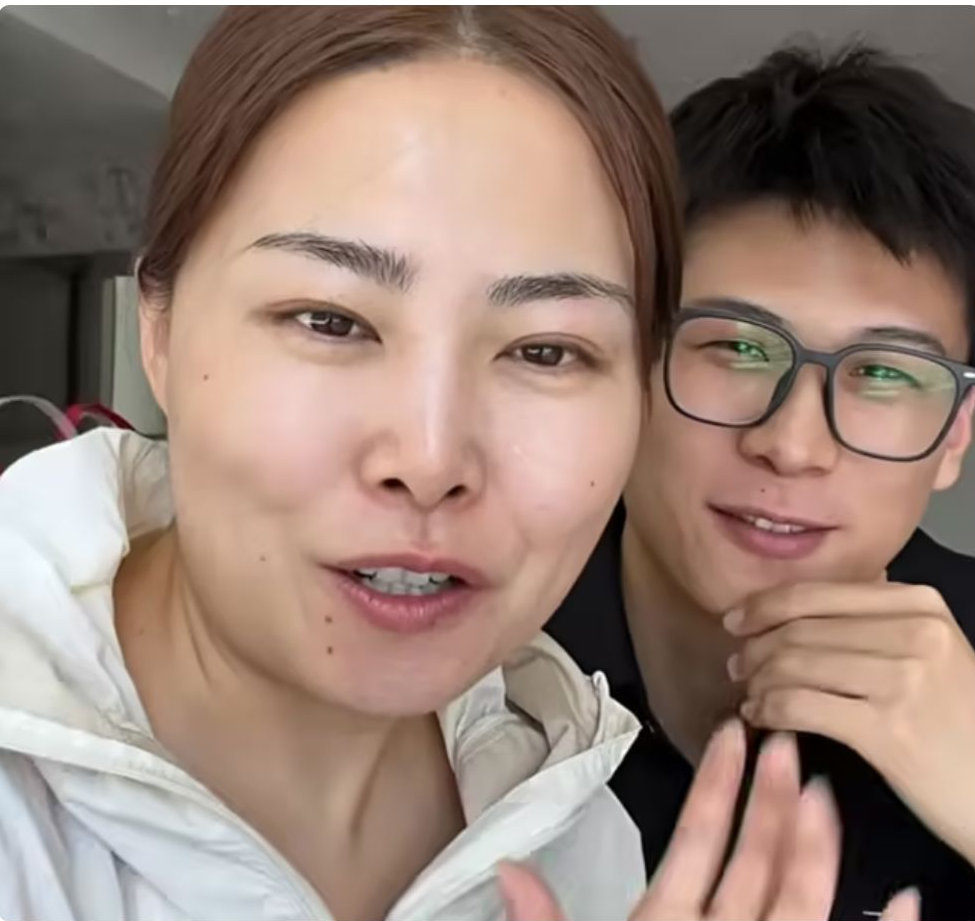 百万网红打破质疑，和大13岁的女友结婚，不介意她已经无法生育 