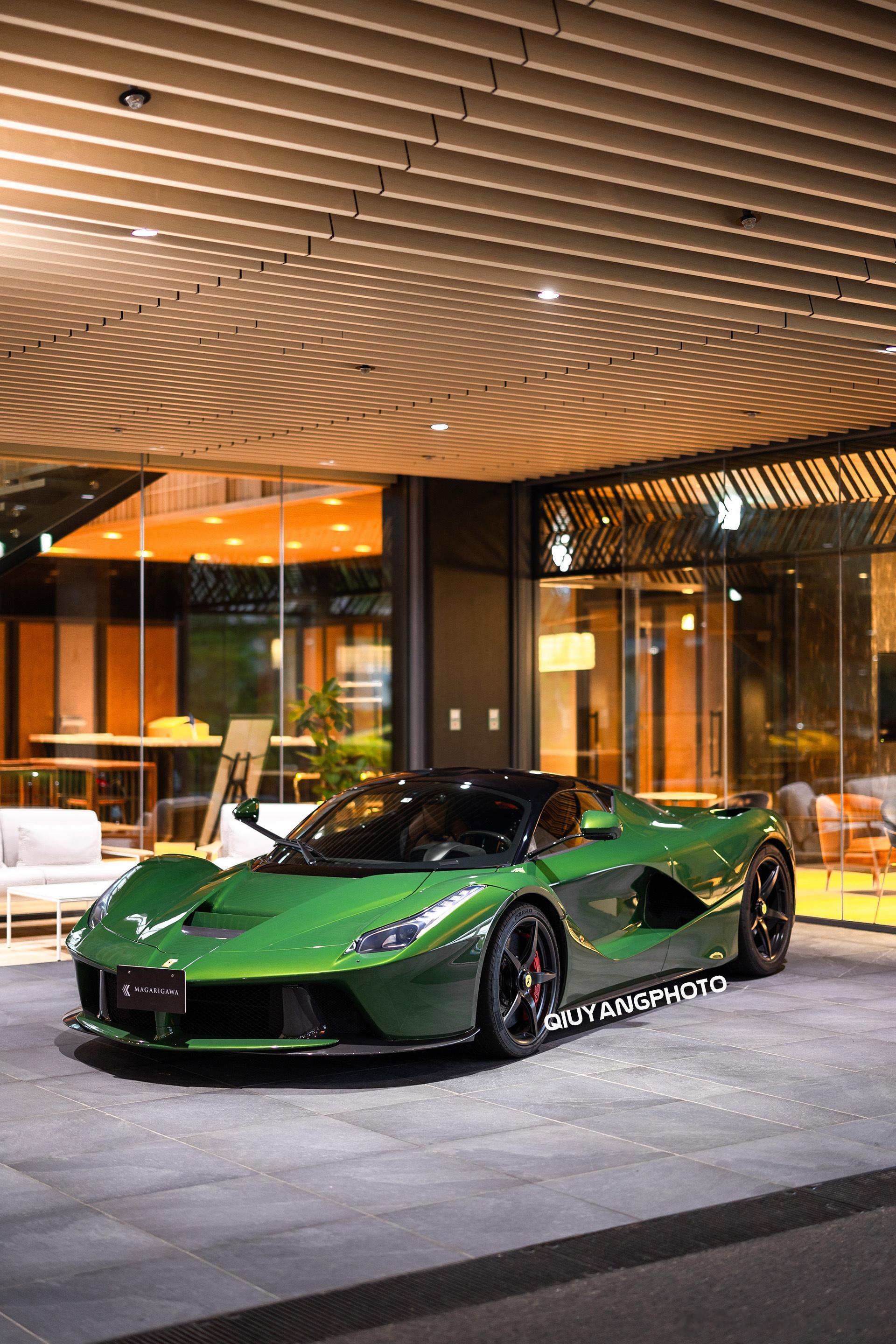Ferrari Laferrari #cars01豪车拍# 颜色变变变的一台[哈