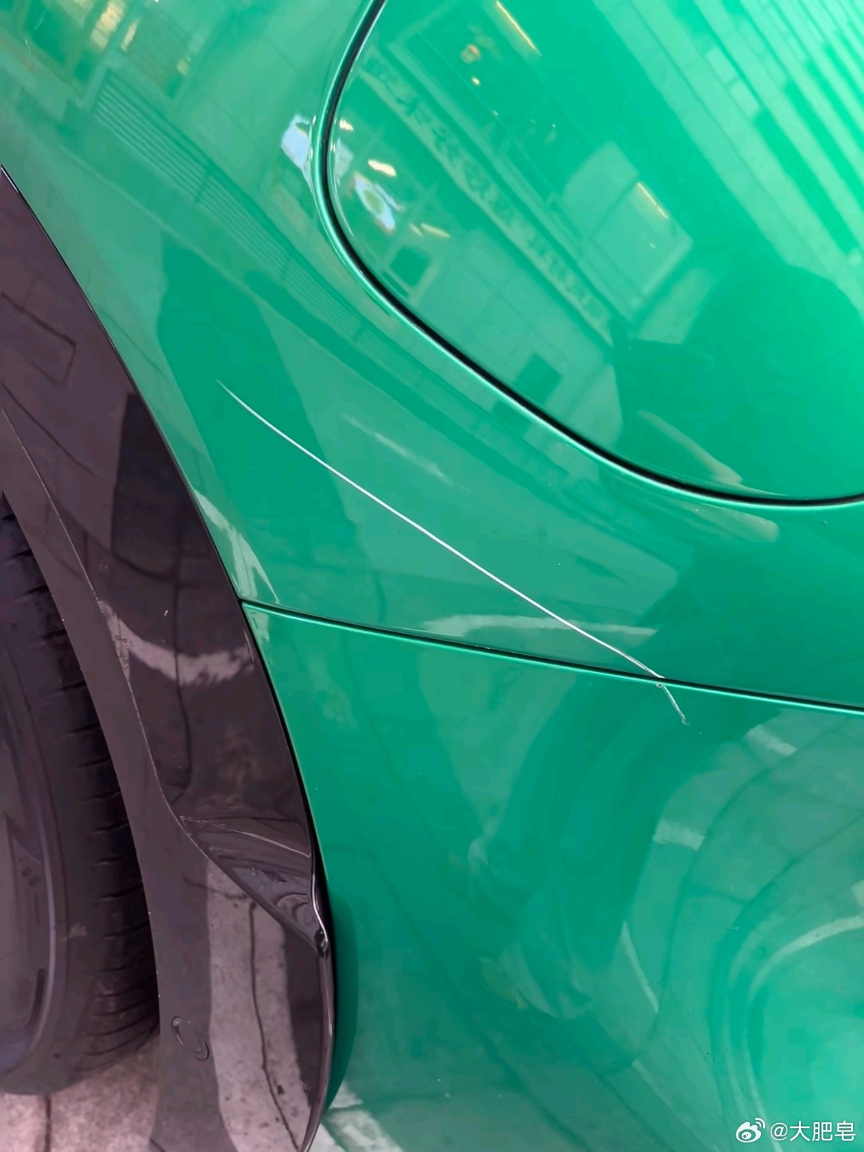 这种偷偷摸摸划人车的人到底是个什么心态？而且我看了一下，很多都是小米车主。你对一