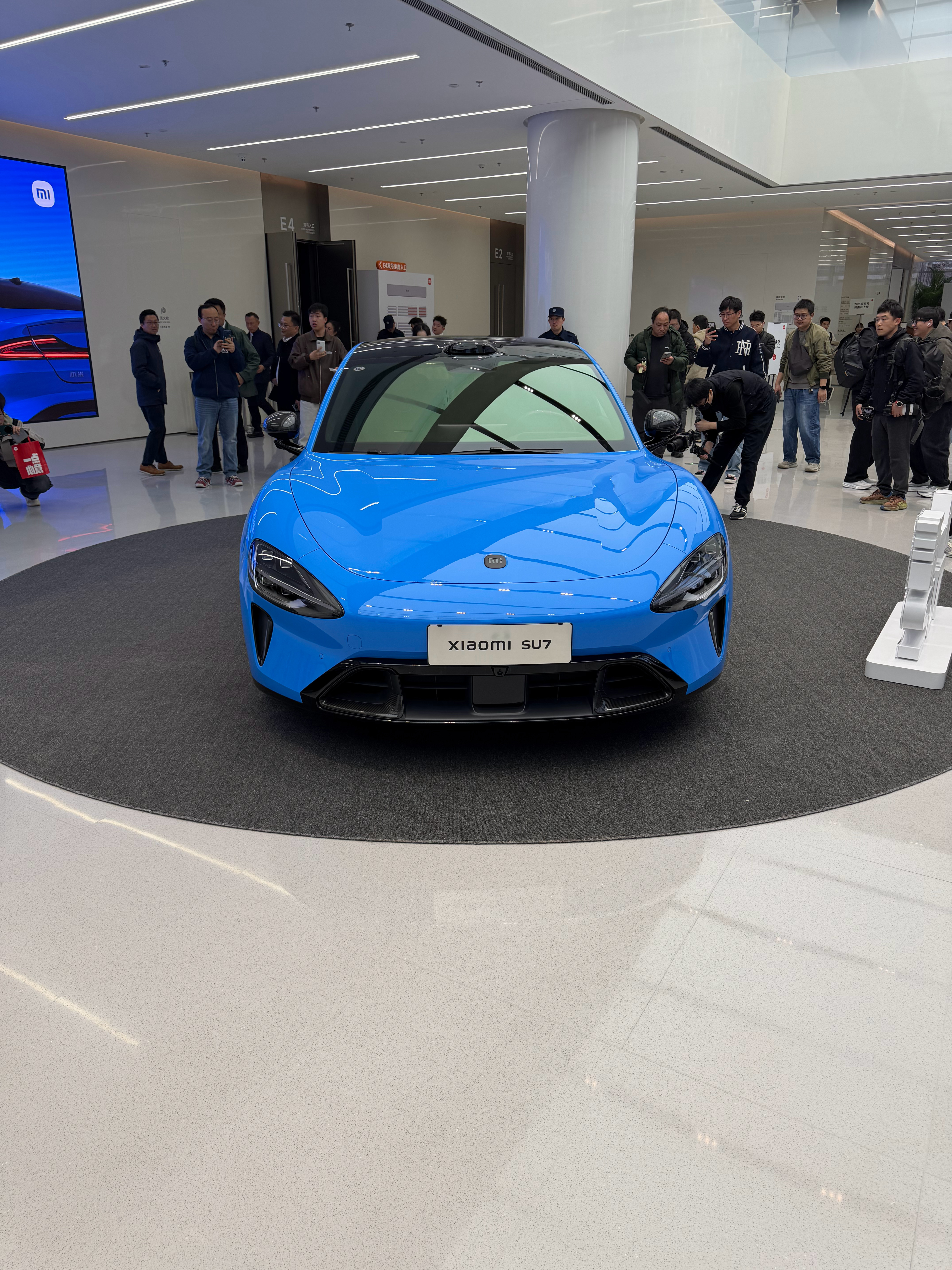 猜价格送红包，新一代小米 SU7今晚19点发布，多少钱起步，第一个猜对的送红包，