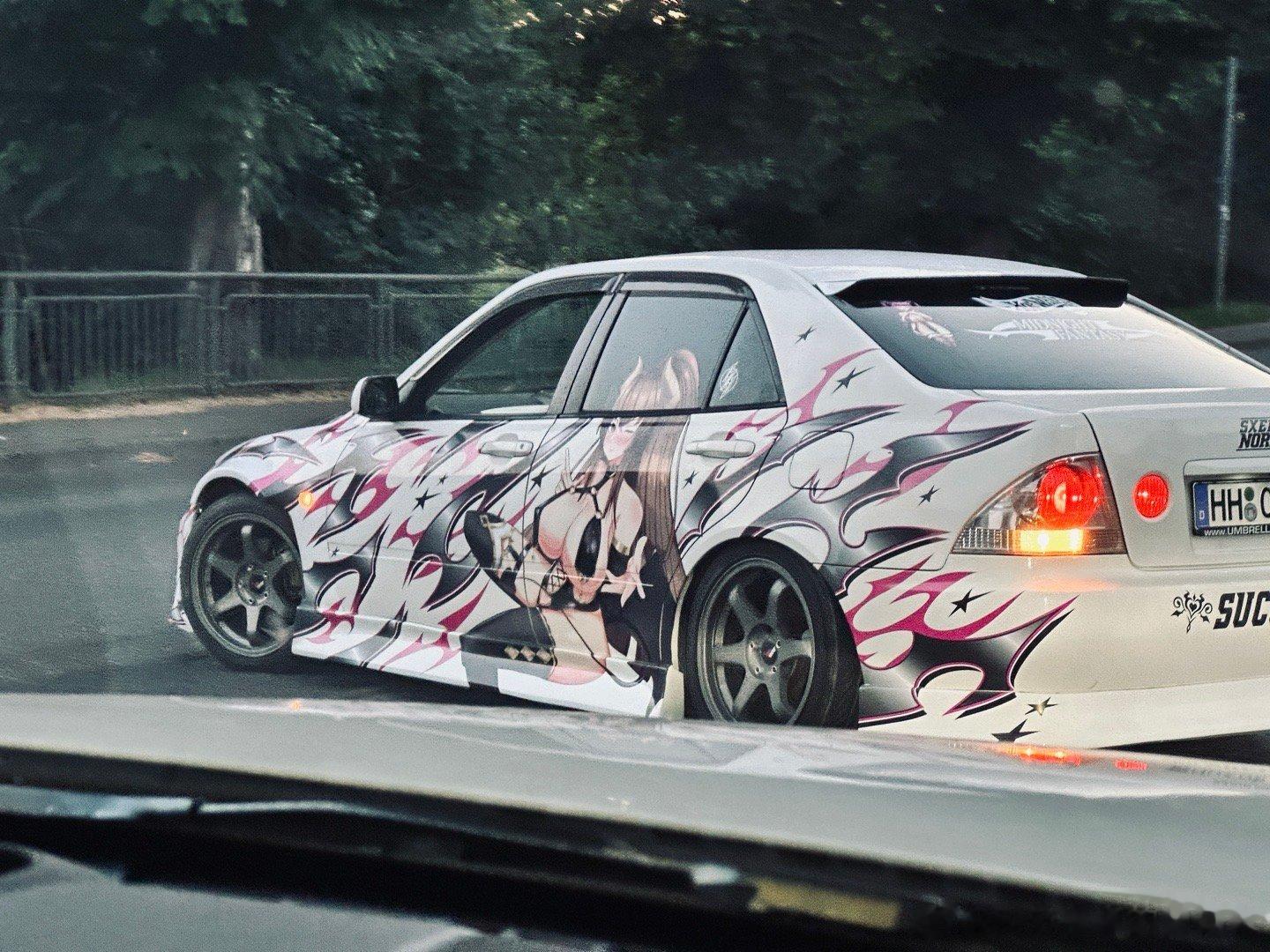 ？？？？艹，是痛车[哈哈][哈哈] ​​​