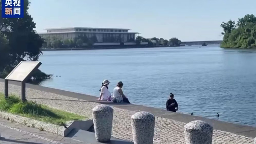 #多国发布最高级别高温预警# 【#多国气温刷新纪录#】8月以来，热浪席卷北半球多