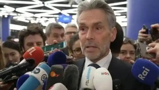 这回中国真要动手，挑中的是荷兰。2026年10月，据商务部例行发布会和公开贸易数