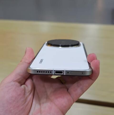 兄弟们听我一句劝，xiaomi14Ultra千万要上手感受下，要不然后悔的还是你