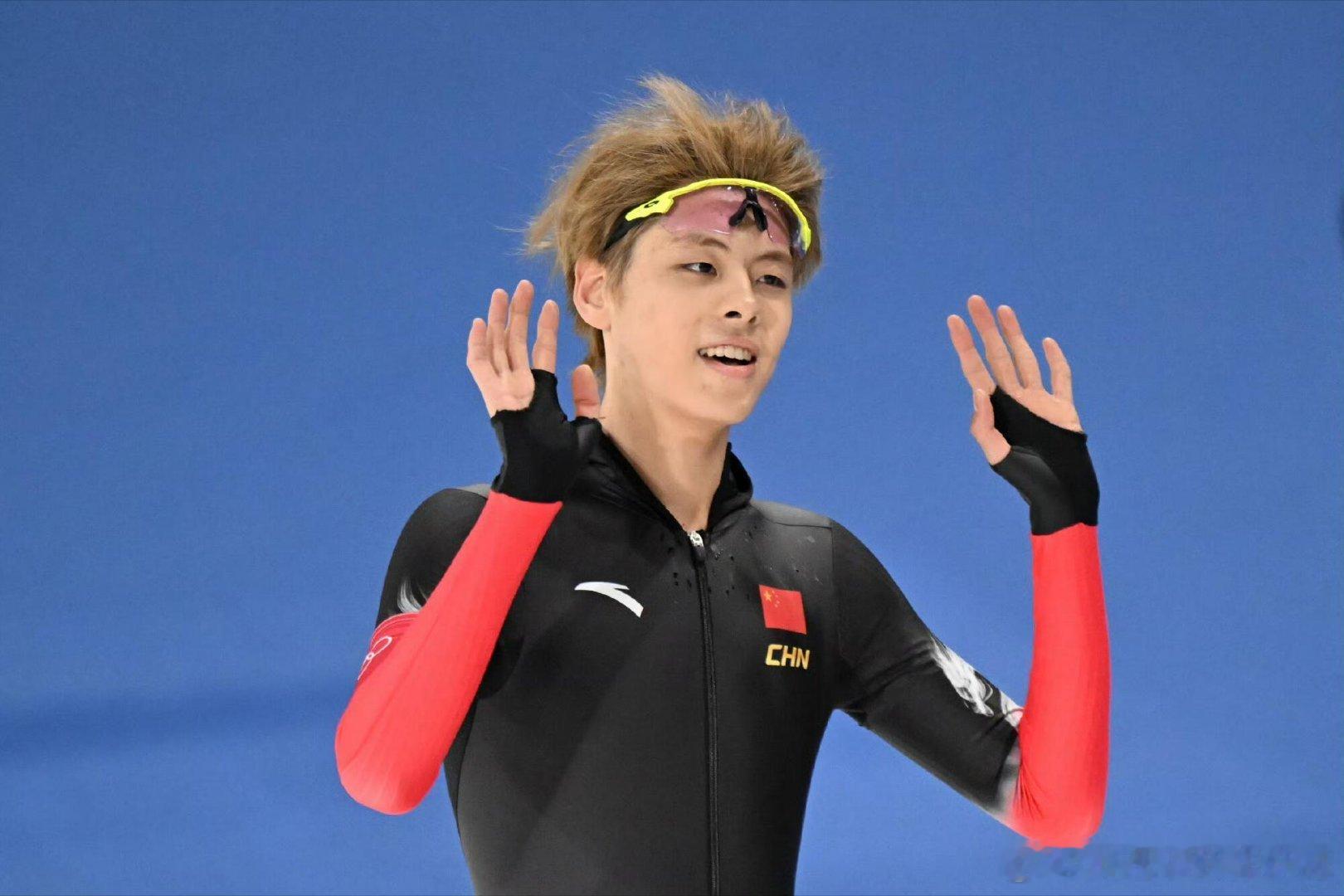 刘瀚彬回应刷新中国队最好成绩少年自有凌云志，冰场驰骋创历史！19岁刘瀚彬用实力改