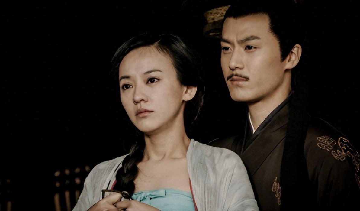 清末民初，广东一带盛产一种对女性极具摧残的职业——瞽妓，就是盲妓，这些妓女不是天