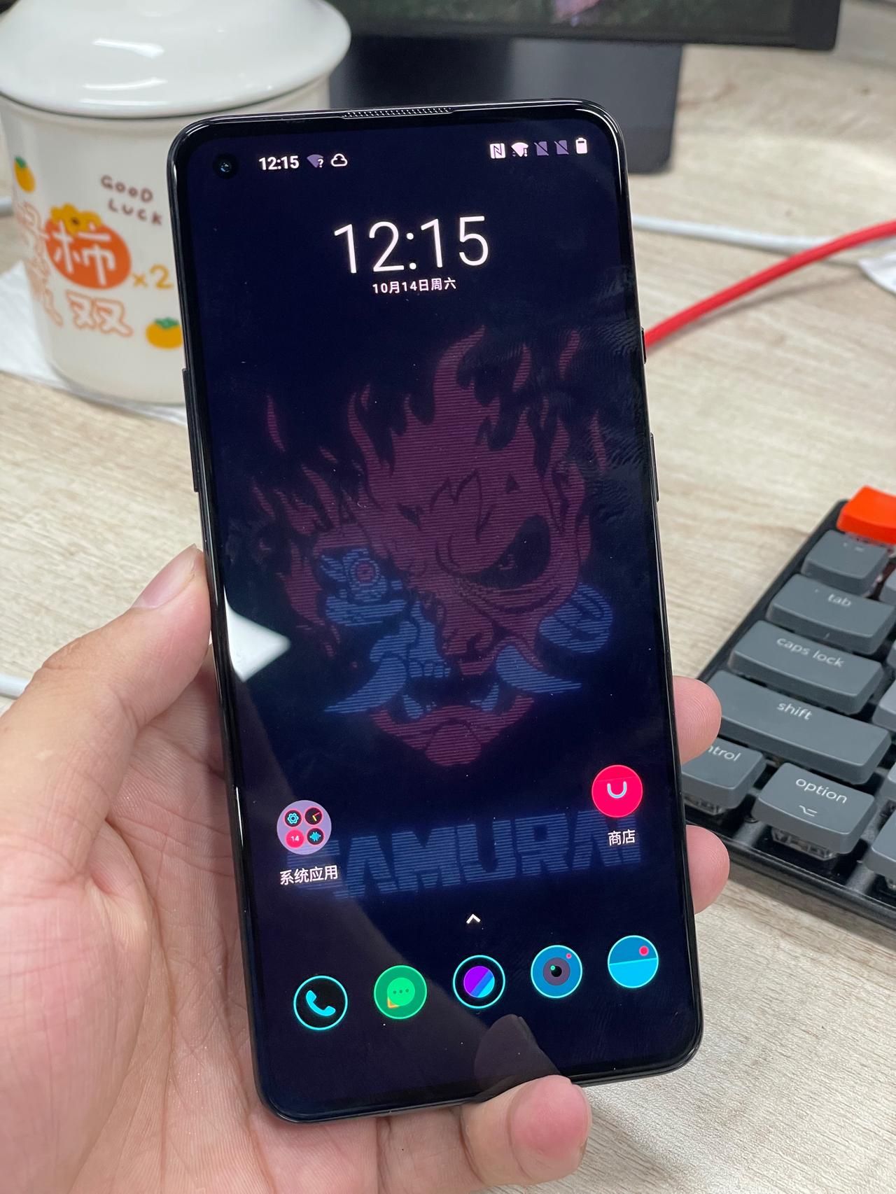 一加8T「赛博朋克2077」限定版这款联名做的还是挺用心的，颜值来说大家觉得咋样