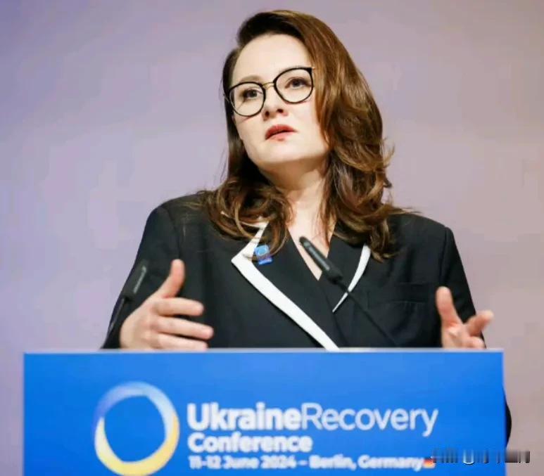 乌克兰议会确认尤利娅·斯维里登科为新总理
乌克兰议会周四确认尤利娅·斯维里登科为