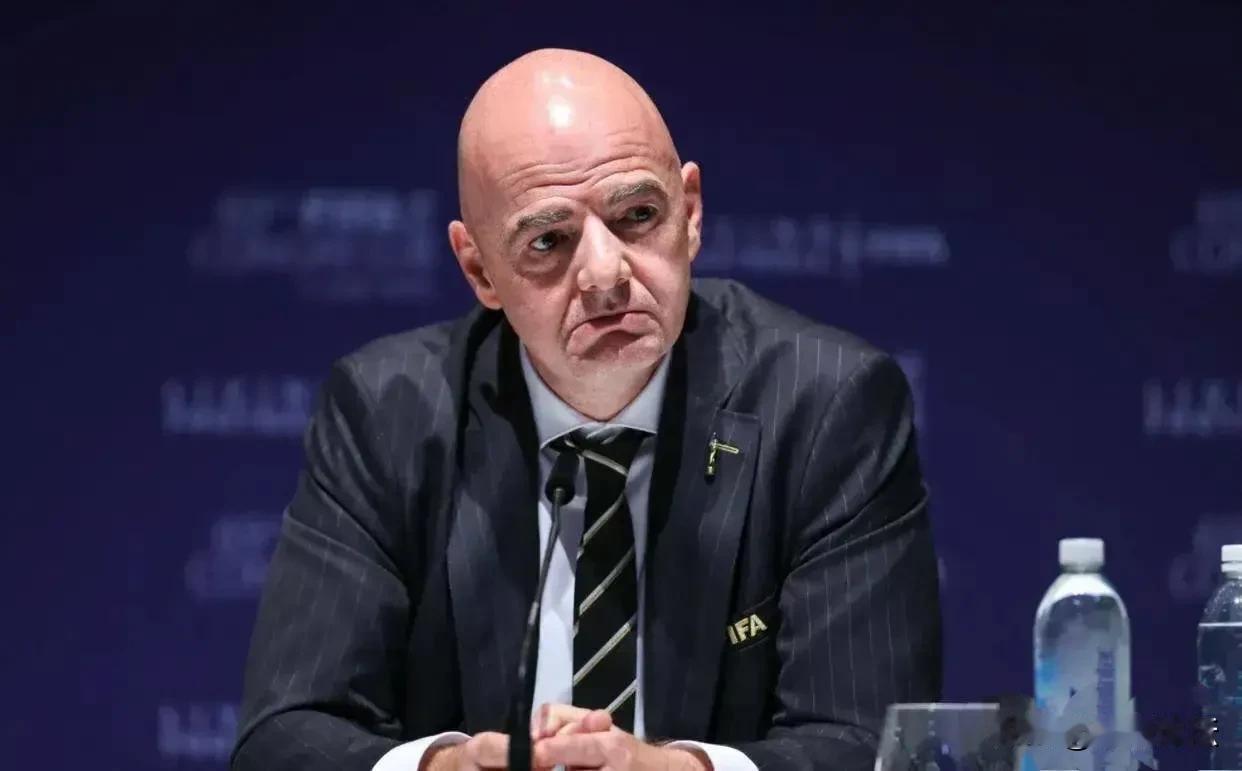 最近网上炒得沸沸扬扬的国际足联打算设置两张参赛外卡直接参加2026年美加墨世界杯