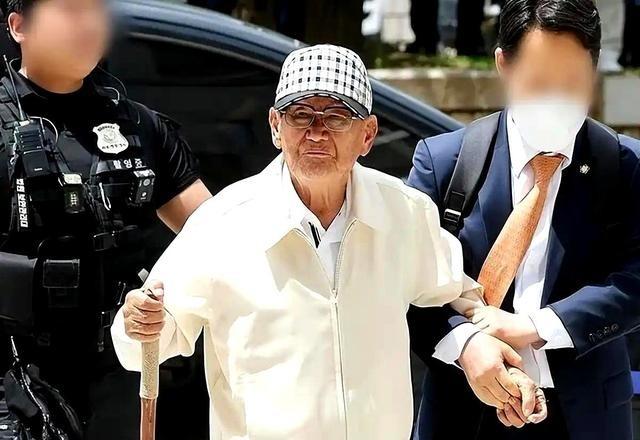 真绝了。 你敢信吗？明明民调遥遥领先对手10%，眼看就要稳赢了，结果半路杀出个9