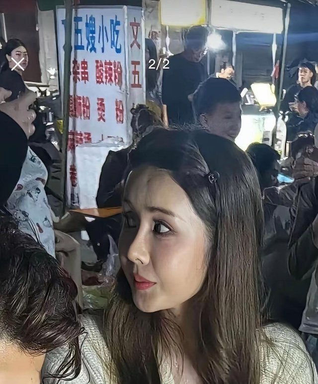 韦雪本﻿人看﻿着﻿比‎直播⁠里⁠‏老一﻿⁠大截！美颜开大了吧 
