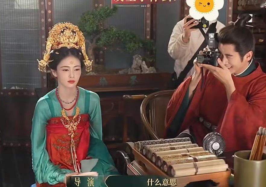 诶，我拍了个寂寞嘛（超大声）定王日常太好笑啦嘎嘎嘎嘎嘎嘎嘎嘎嘎
丞磊给白鹿拍照没