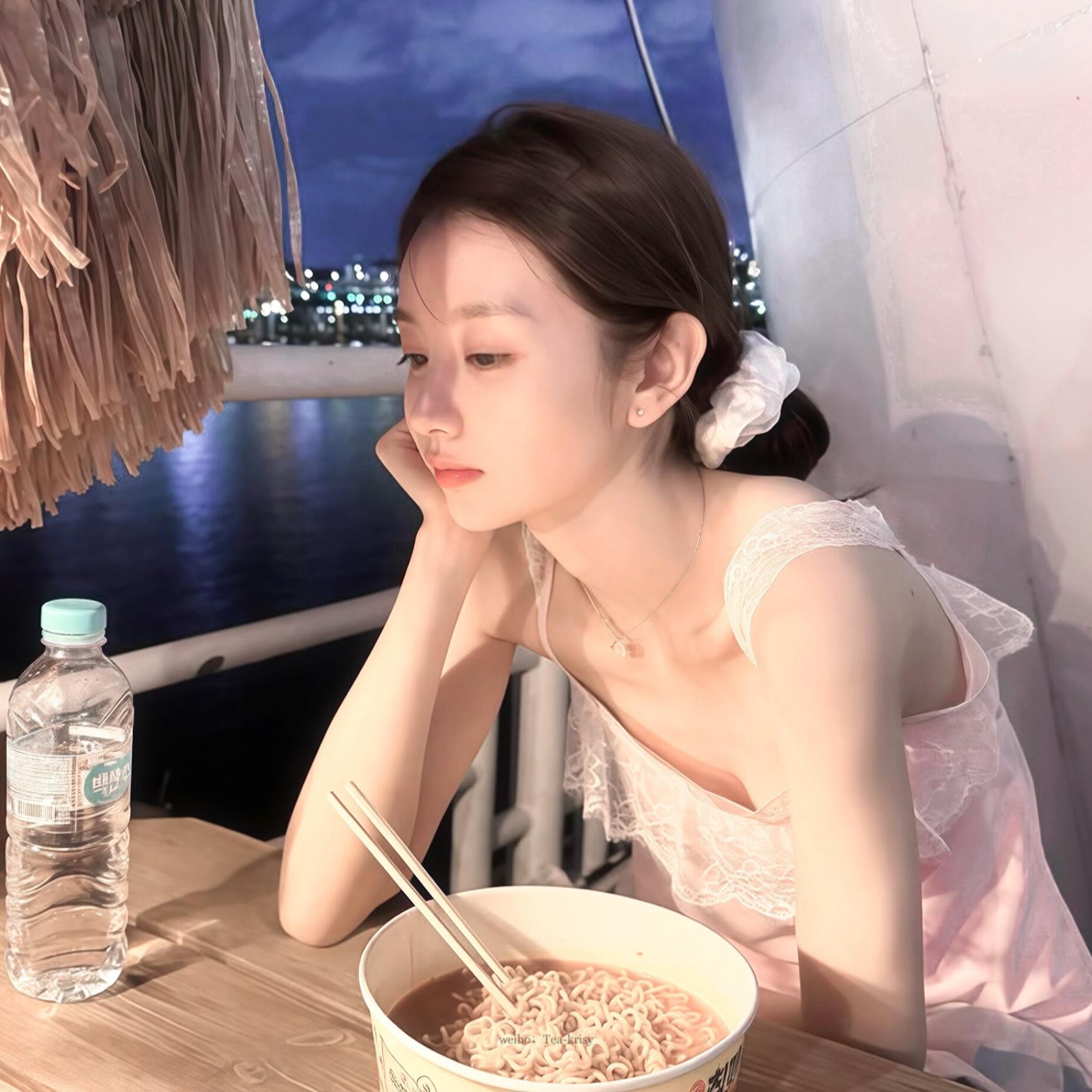 -𝐒𝐇𝐀𝐑𝐄｜田曦薇头像背景图搭配 ⸝⸝🎞꙳🥥◟🧺。 