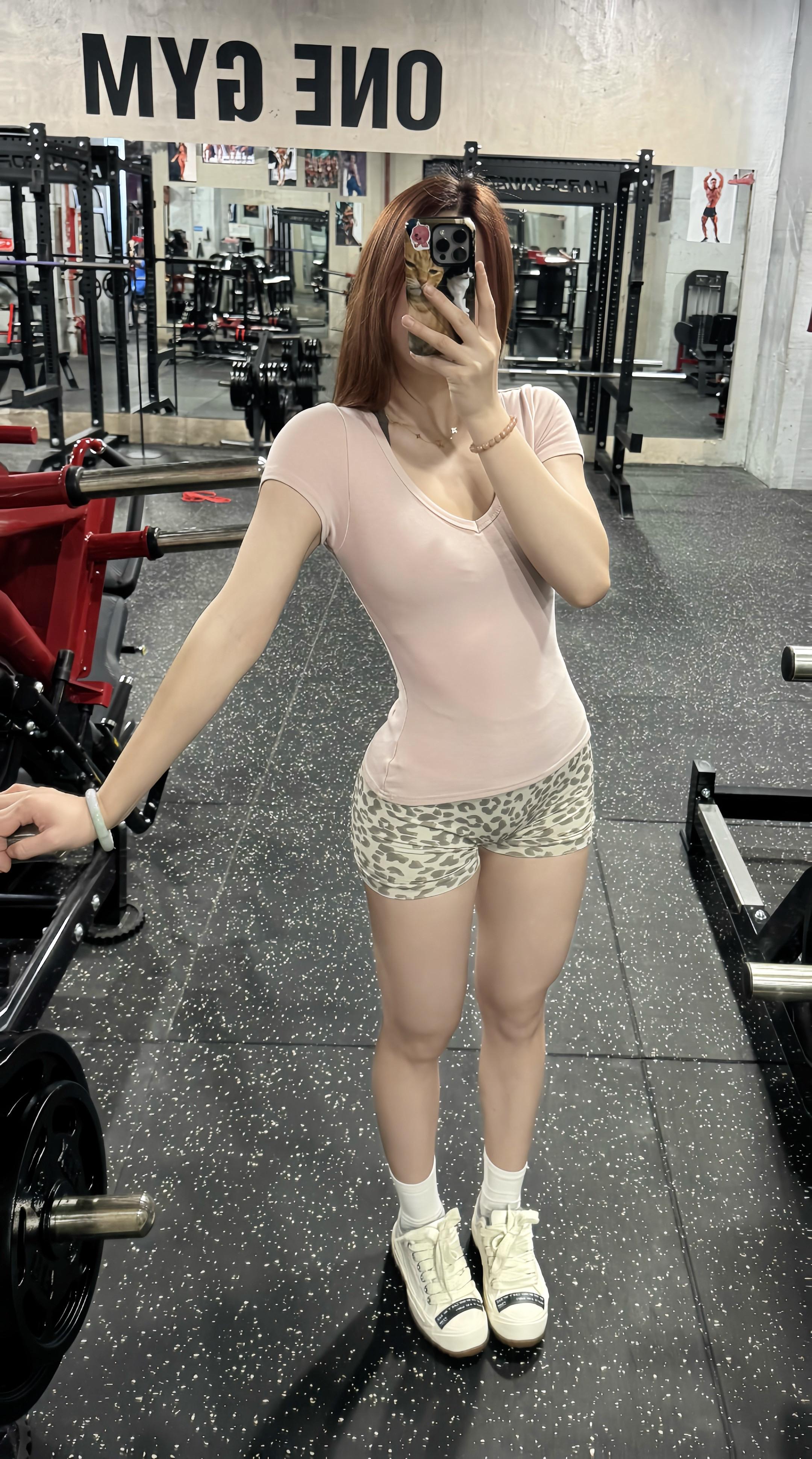 你现在的肌肉是真的大起来了，平时一定要注意自己的言行举止，不要让人以为...