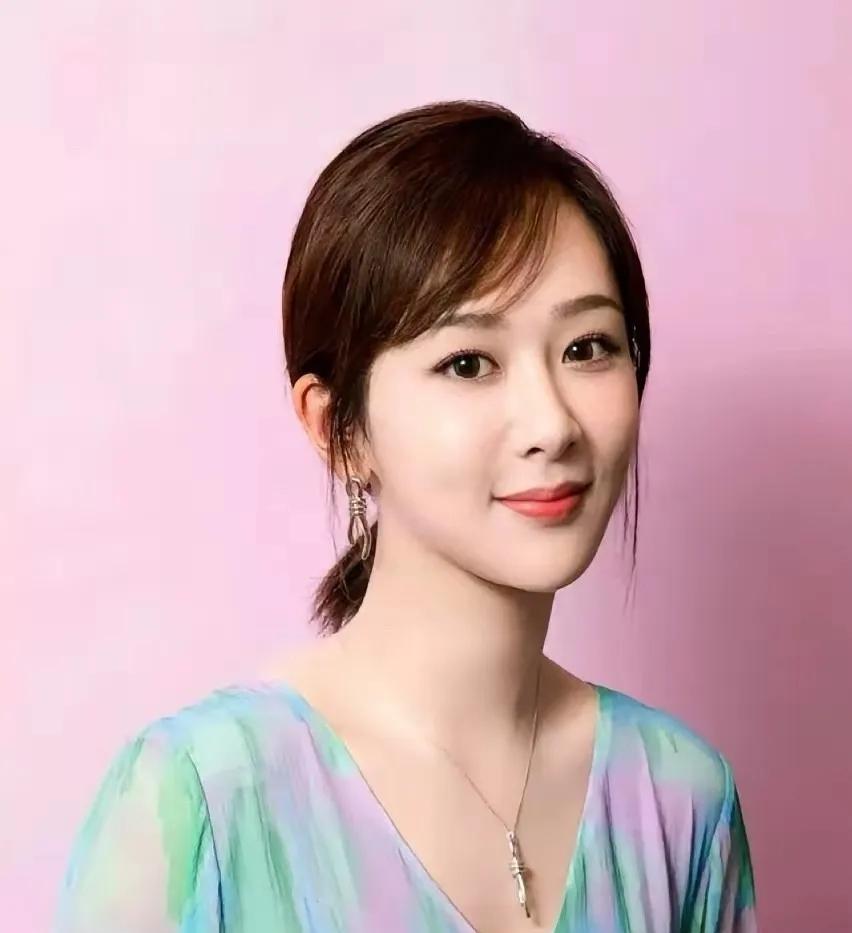 杨紫已经很难再结婚了。原因很简单，不是因为32岁这个年纪尴尬，也不是因为秦俊杰那