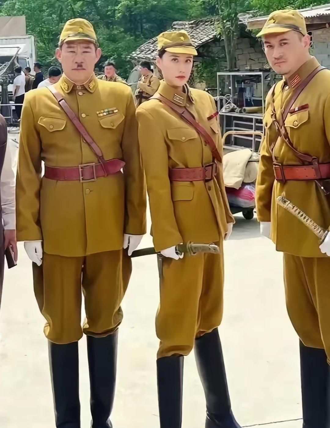 这些年，抗战题材的影视作品层出不穷，有些作品甚至成为了热播剧，受到了观众的热烈追