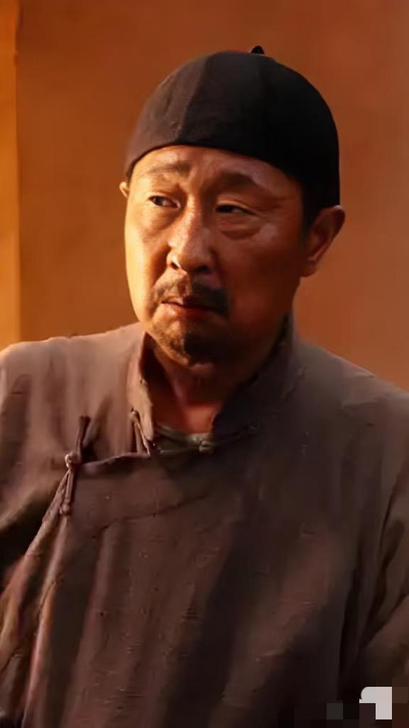最近有点热闹，
老戏骨林永健在《人民日报》发文章，
直接戳破了内娱一个大问题，指