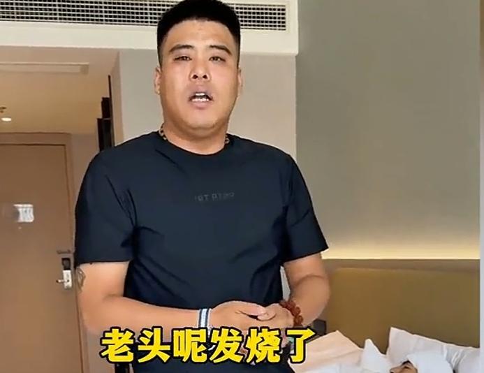 云鹏爸爸又生病了！猜猜云鹏能不能回来？
     云鹏自从找到了亲生父母后，在几