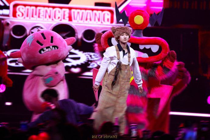 汪苏泷带世界名曲走向世界 谁懂啊！汪苏泷带着《有点甜》闯世界的样子，像把藏在青春