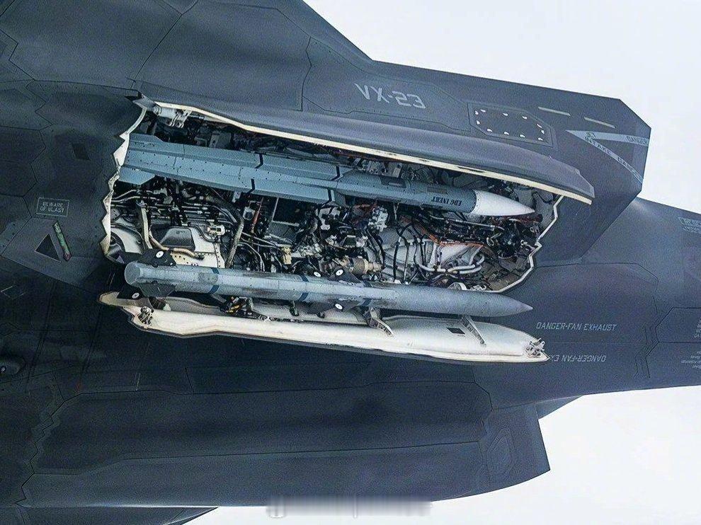 烽火问鼎计划 美军VX-23“咸狗”中队正在测试MBDA“流星”超视距空空导弹的