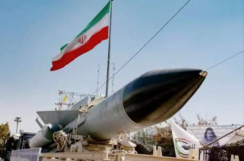 美军神话彻底崩盘！作战中心被伊朗「炸成焦炭」 连警报都没响 特朗普这次笑不出来了