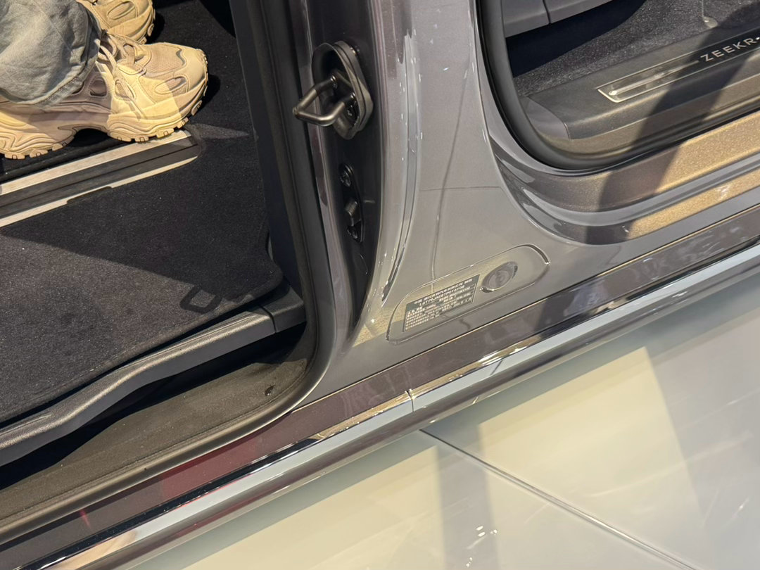 MPV侧滑门滑轨对门槛梁的直观影响 