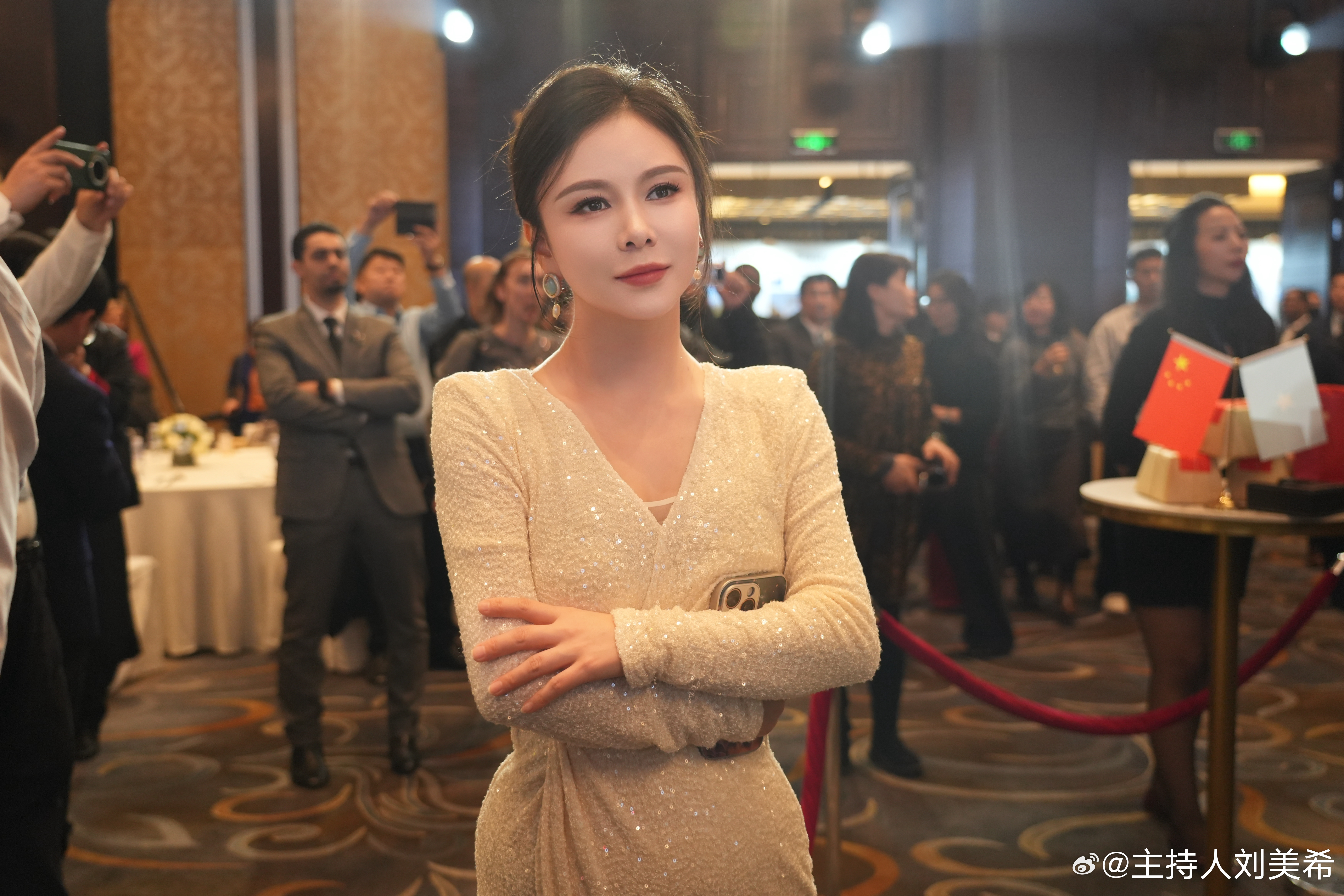 主持人刘美希  受邀出席索中建交65周年招待会    工作随拍主持人刘美希的美丽