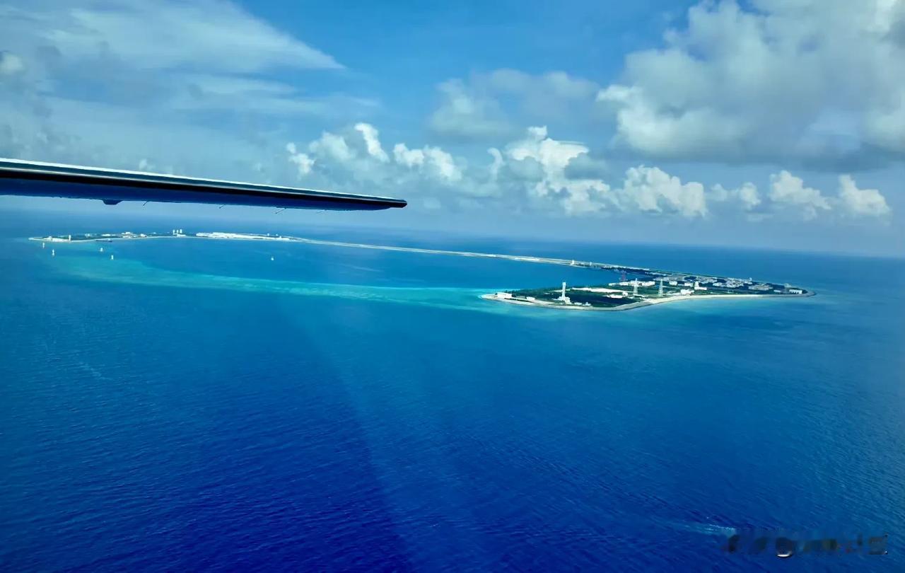 菲律宾渔业与水产资源局近期航拍的中国南沙渚碧礁——看样子是环岛一周，菲律宾媒体发