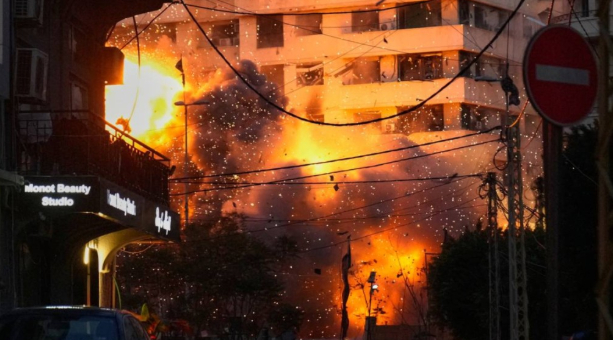 【美以伊最新局势美伊以冲突逐渐升级的刺杀 】以色列对伊朗的打击行动持续升级，最新