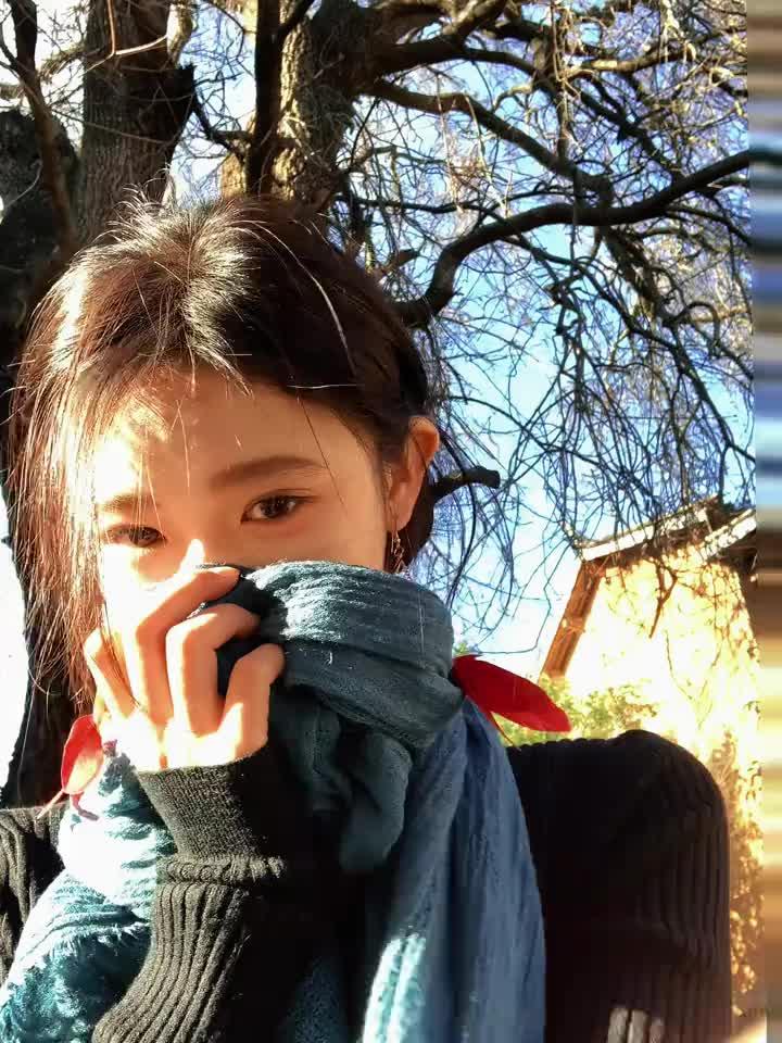 什么是淡然 大概是再也不想被喜欢的鞋子磨破 脚了