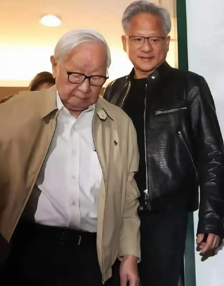 世界半导体产业界有两位华人十分重要，他们是：张忠谋与黄仁勋。他们都是美籍华人，张