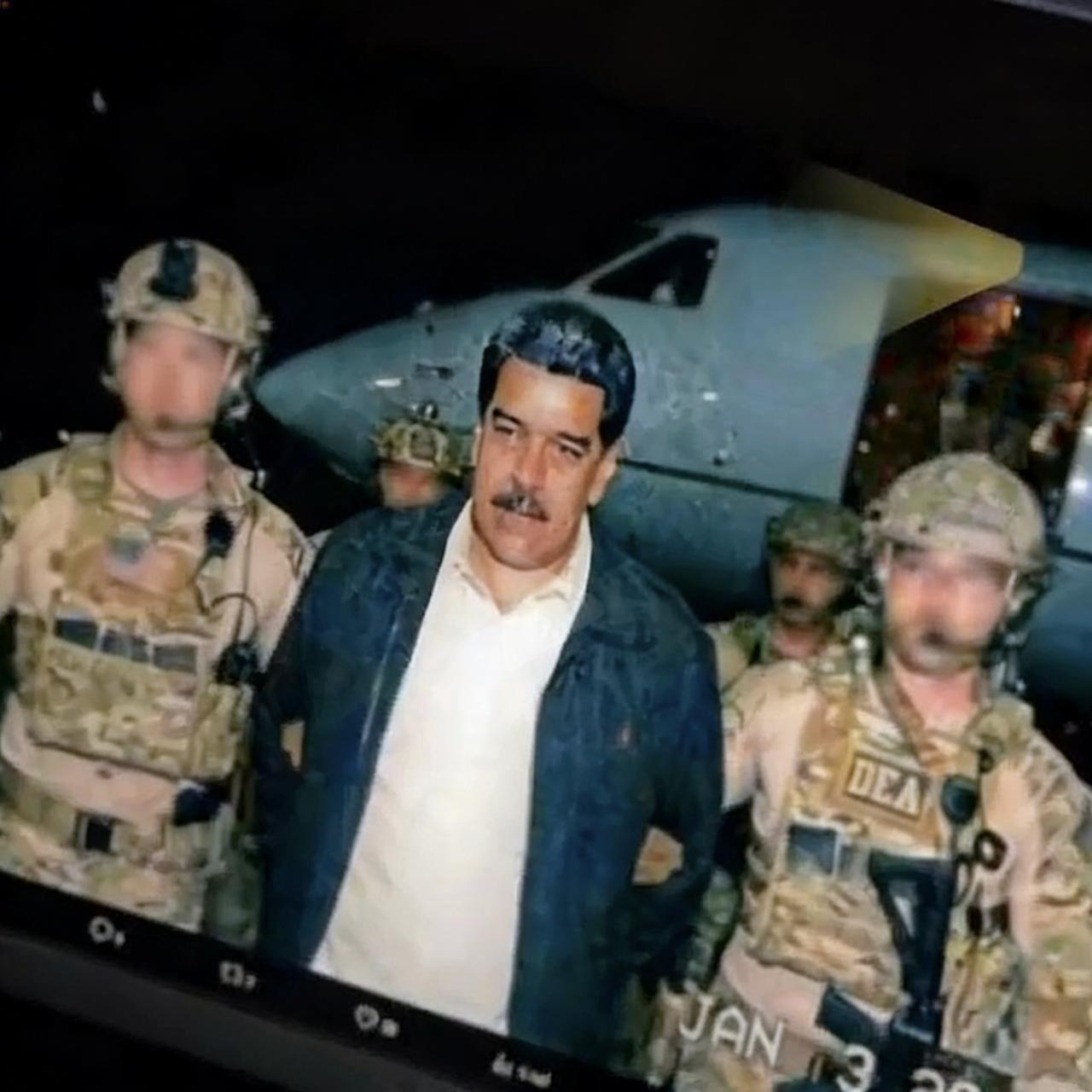 难怪，马杜罗1小时被生擒，安保都漏成这样了，说出来你可能不信：
 
1、总统卫队