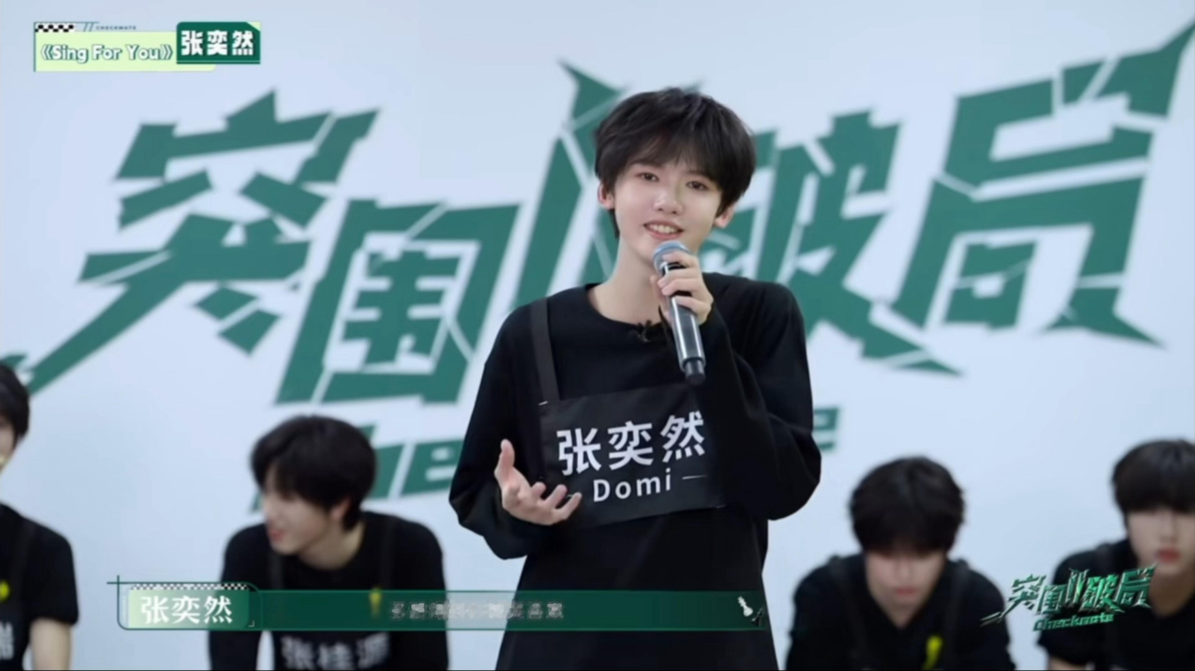 想给世界一炮回头发现你就这样漂漂亮亮微笑着站在那对着我唱歌 我心一下就软得一塌糊