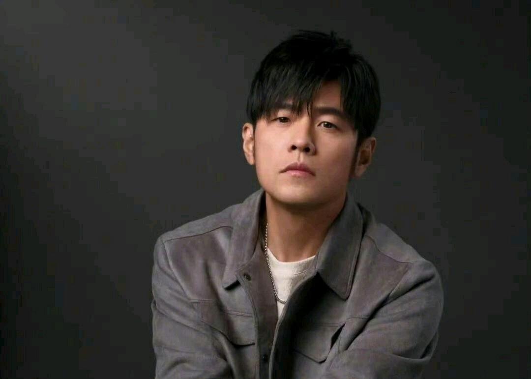 周杰伦新歌口碑崩了！2000万MV被骂翻，老粉：江郎才尽了？
 
谁能想到，华语