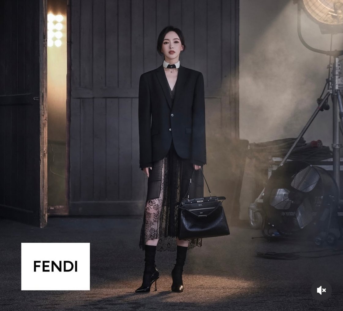 唐嫣芬迪FENDI成衣➕包袋全球地广目前投放10个城市，23大屏，未完待续！其中