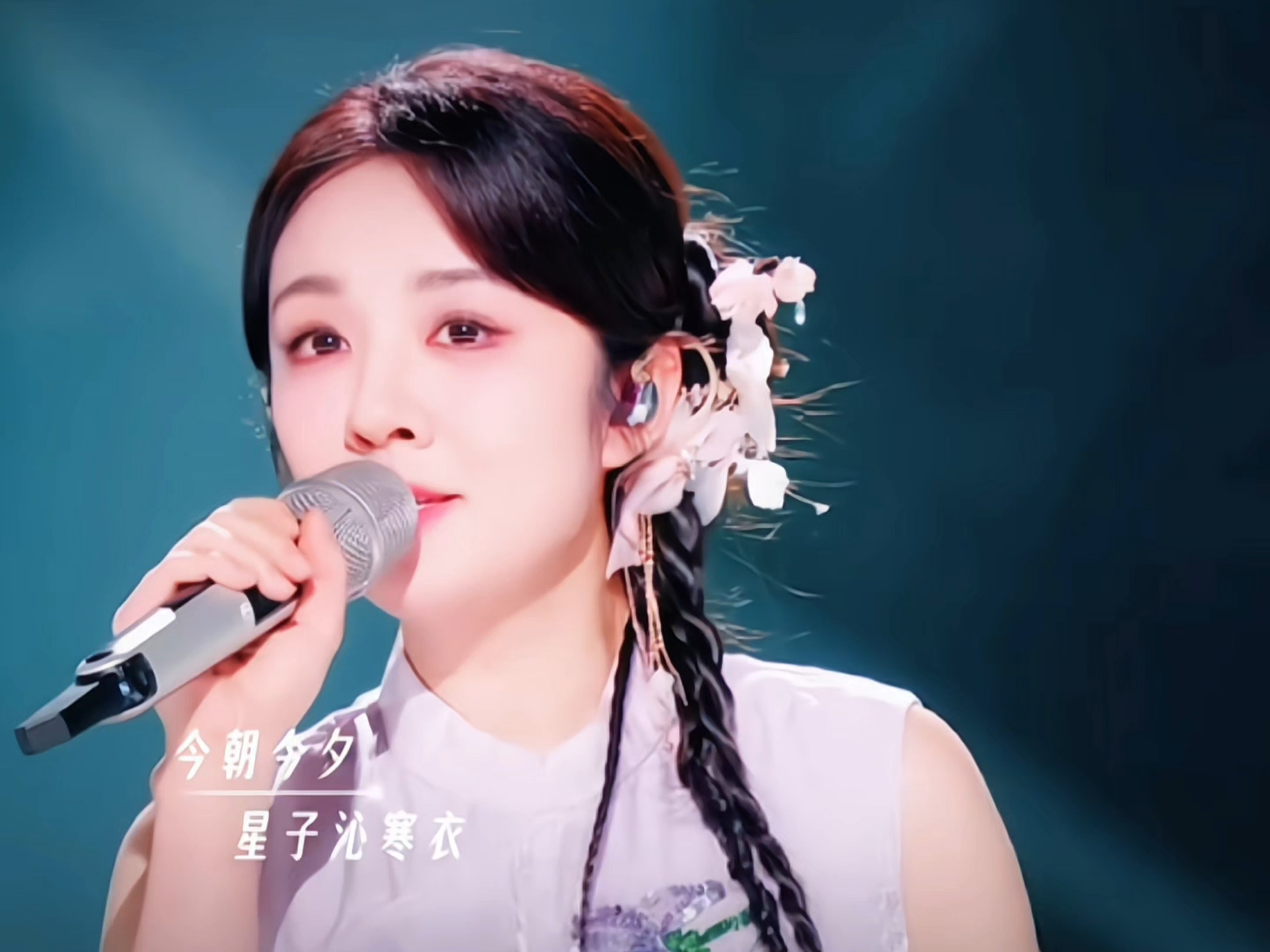 对王晓晨旦角出身有了实感王晓晨被低估的唱功 凭借《主角》米兰的身段收获好评，如今