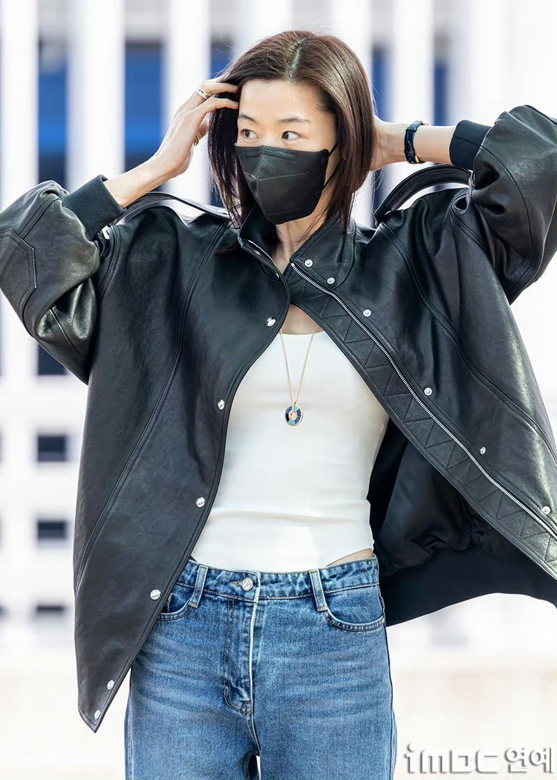 全智贤 × PIAGET 伯爵2026日内瓦高级钟表展机场出发造型新闻图 ✈️ 