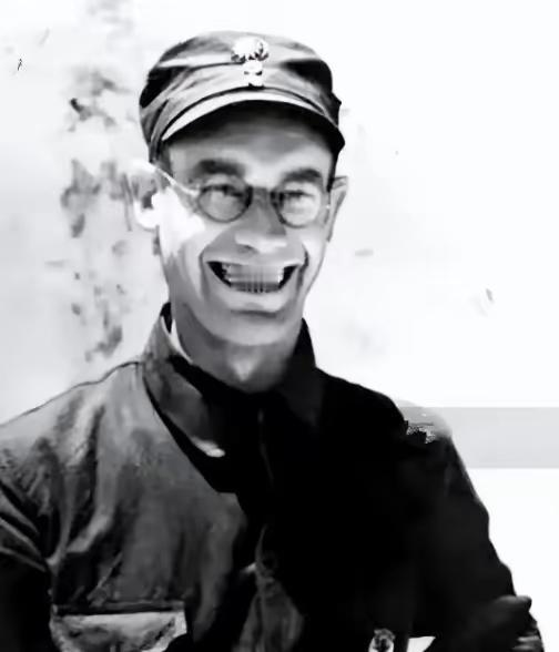 1939年，共产国际在莫斯科对李德进行了公开审查，周总理当时也在现场，可最终的判