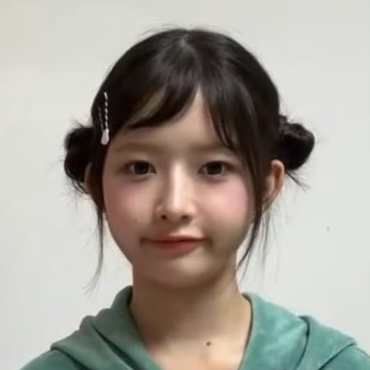 一直以为碳水脸这个词是在夸咱家馒头发得好。气冷抖我要披上军装为碳水脸洗广场。
